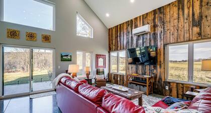 Peaceful Farmhouse Retreat 6 Mi to Virginia Tech!