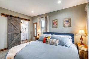 House (3 Bedrooms) | Interior - Peaceful Farmhouse Retreat 6 Mi to Virginia Tech! (Blacksburg)
