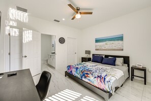 Interior - Fairways & MLB Fun! Couples Home in Lehigh Acres (Lehigh Acres)