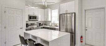 Fairways & MLB Fun! Couples Home in Lehigh Acres