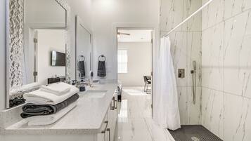 House (1 Bedroom) | Interior
