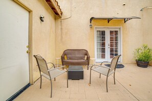 Interior - Sip, Hike & Explore: Quiet Socal Studio w/ Patio! (Winchester)