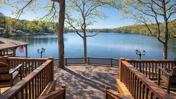 House (4 Bedrooms) | Front of property