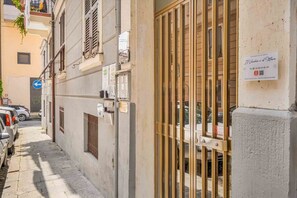 Exterior detail - Welcome to aMare House – Your charming retreat just steps from the station!Discover the pleasure of feeling truly at home in a welcoming home, finely renovated and cared for in every detail. aMare House is the perfect place where love, family and frien (La Spezia)