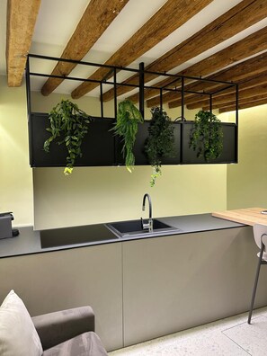 Interior - Canal View Boutique Apartment (Venezia)