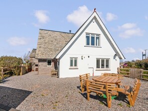 Outdoor dining - Capton Snug (Dartmouth)