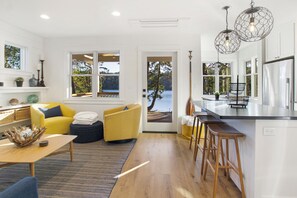Interior - New Listing! Charming Waterfront Retreat - De Haro Bay House (Friday Harbor)