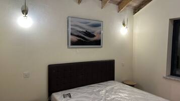 Room, Mobility Accessible, Non Smoking | Blackout drapes, soundproofing, iron/ironing board, free WiFi