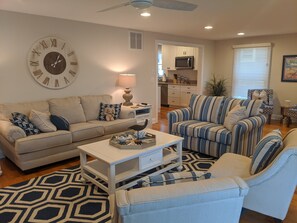 TV - 5 Bedroom oceanside house with a beach view from the decks! (Bethany Beach)