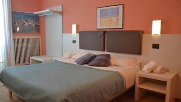 Double Room, Lake View | In-room safe, desk, free WiFi