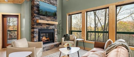 Téléviseur connecté, foyer, jeux vidéo