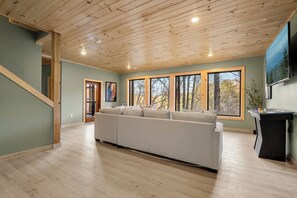 Smart-TV, Kamin, Videospiele