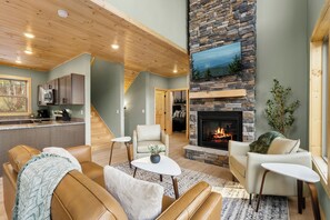 Smart-TV, Kamin, Videospiele