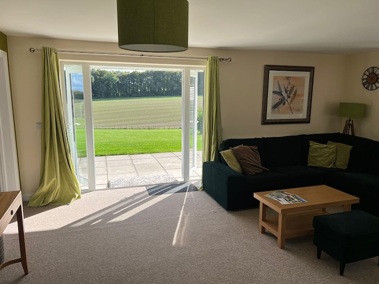 Gamekeepers Cottage Luxury 2 Bed, Ensuite, Hot Tub, Private Patio, Stunning View - Dorset