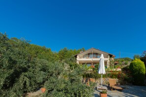 Exterior - 4-Bedroom Cappadocia Stone Villa in Charming Gökbel with Pool & Scenic Views (Gökbel)