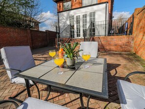 Cottage | Outdoor dining - Middleton Park House (Leeds)
