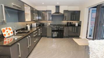 Máy rửa bát, dụng cụ nấu nướng/bát dĩa/dao nĩa