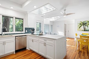 Fridge, microwave, oven, stovetop - Stunning Sea Pines Retreat with private pool and spa (Hilton Head Island)
