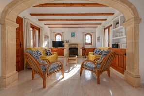 TV - Villa Almare by Marhen Homes (Javea / Xàbia)