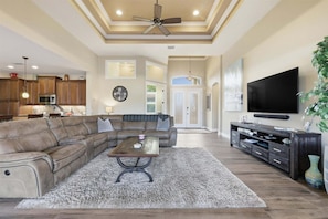 Maison, 3 chambres | Coin séjour | TV connectée