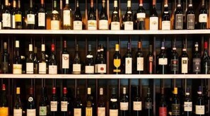 Bar (trong khuôn viên)