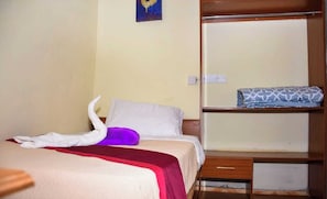 Habitación doble Deluxe, vista al jardín | Wifi gratis y ropa de cama