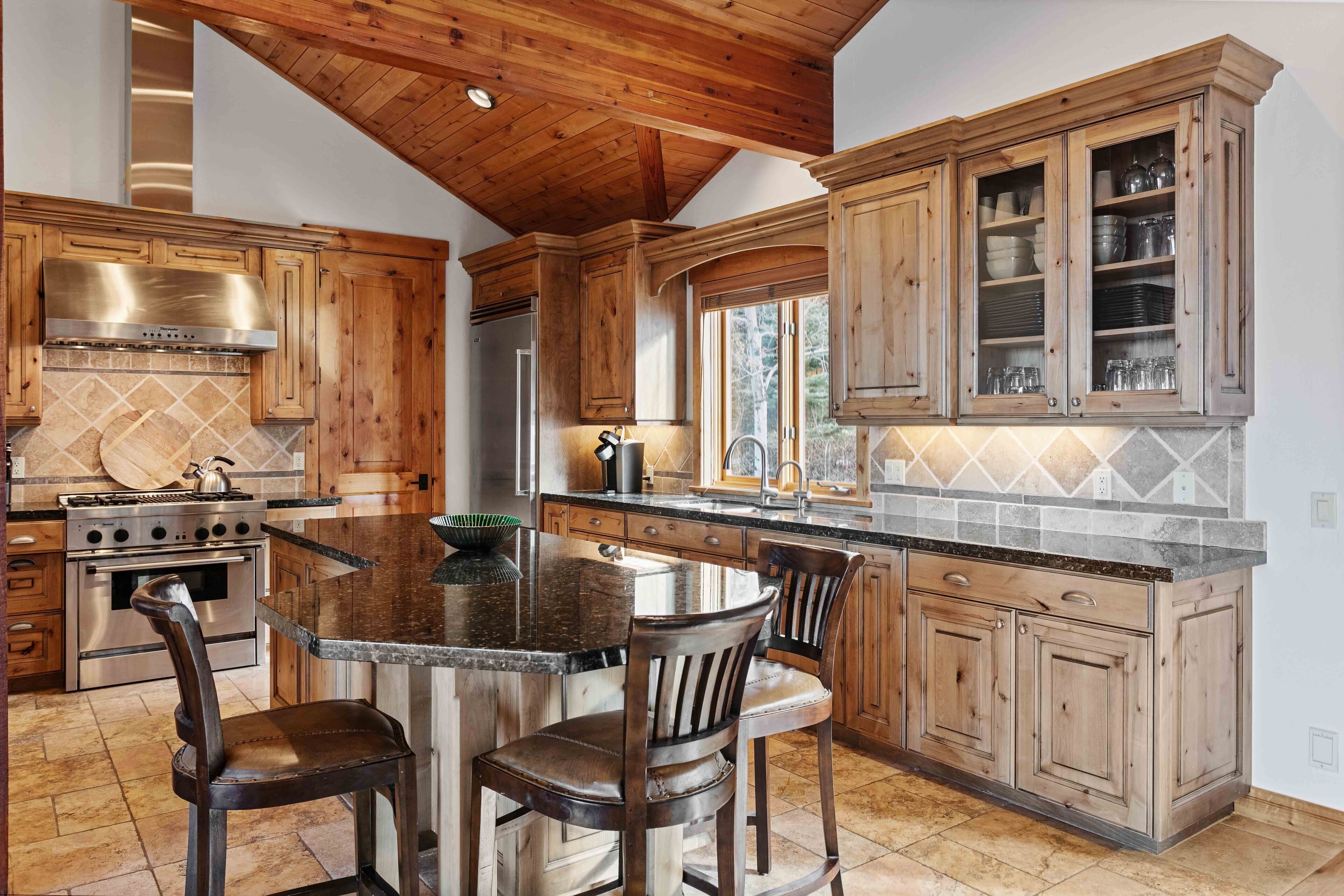 Condo, 5 Bedrooms | Private kitchen