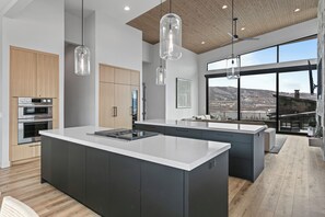 Rumah, 5 kamar tidur | Dapur pribadi | Lemari es, oven, mesin pembuat kopi/teh, dan pemanggang roti