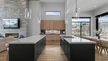 Rumah, 5 kamar tidur | Dapur pribadi | Lemari es, oven, mesin pembuat kopi/teh, dan pemanggang roti