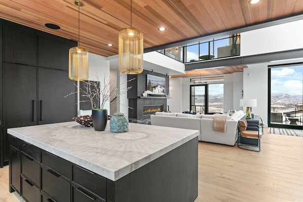 House, 6 Bedrooms | Interior - Luxury 6br W/ Hot Tub, Firepit & Deer Valley Access 6 Bedroom Home (Heber City)