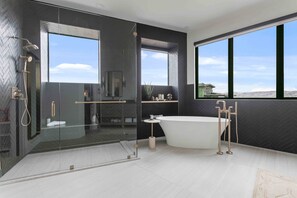 Maison, 6 chambres | Salle de bain | Serviettes fournies, shampoing