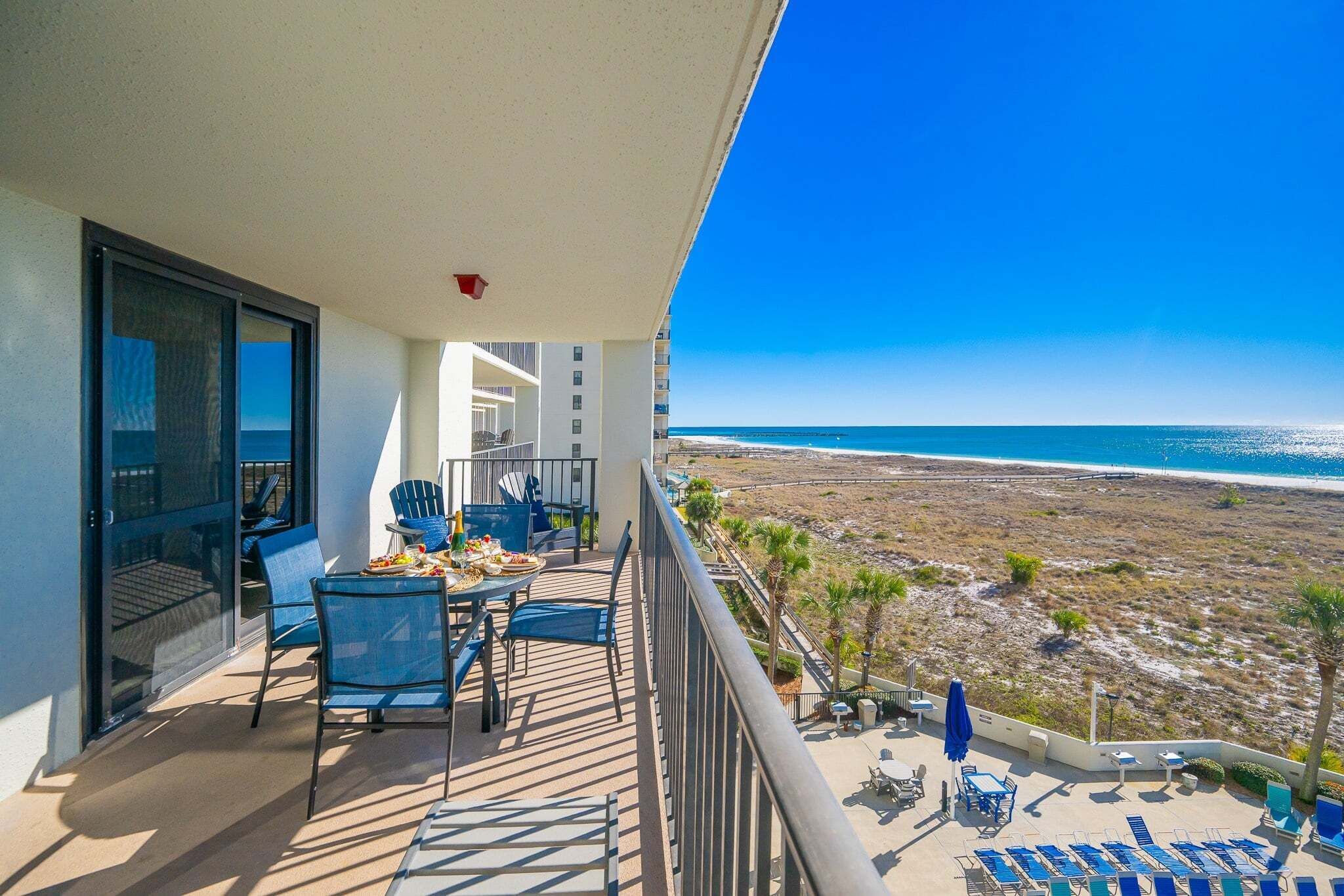 Appart'hôtel, 3 chambres | Restauration extérieure