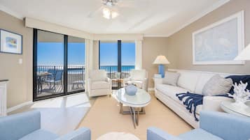 Condo, 3 Bedrooms | Living area