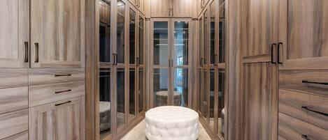 House, 5 Bedrooms | Spa