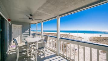 Apartamento, 3 habitaciones | Restaurante al aire libre