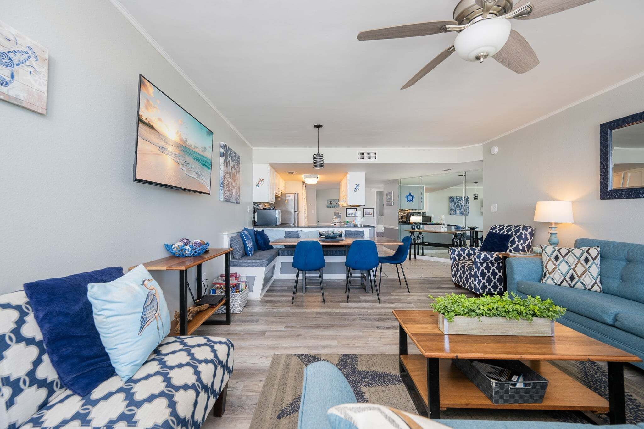 Condo, 3 Bedrooms | Living area