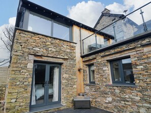 Exterior - Two Hollens (Ambleside)
