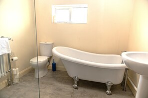 Bathroom - Bay Apt l Sea View l Central l Family Friendly (Morecambe)