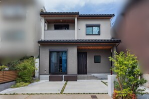 Exterior - Yellowstone (Kyoto)