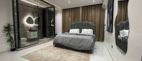 Junior Room, Balcony, City View