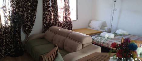 Apartment, 4 Bedrooms | Living room