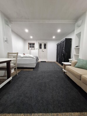 1 habitación, tabla de planchar con plancha, wifi y ropa de cama 