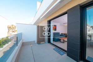 Property grounds - La Llana penthouse oasis with rooftop kitchen and pool - by OYOOSTAYS (San Pedro del Pinatar)