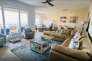 TV, books - Island’s most sought-after resort! Easter Special! (South Padre Island)