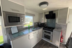 Private kitchen - Meadow Lakes 22 - Golden Palm Resort (Skegness)