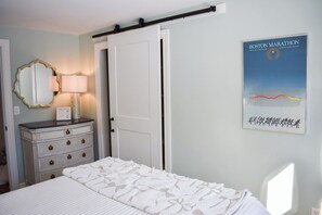 Iron/ironing board, free WiFi - Your perfect coastal getaway! (South Yarmouth)