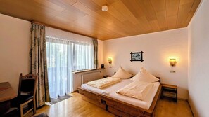 Double Room, Balcony | Blackout drapes, free WiFi - Hochschwarzwaldhof (Schluchsee)