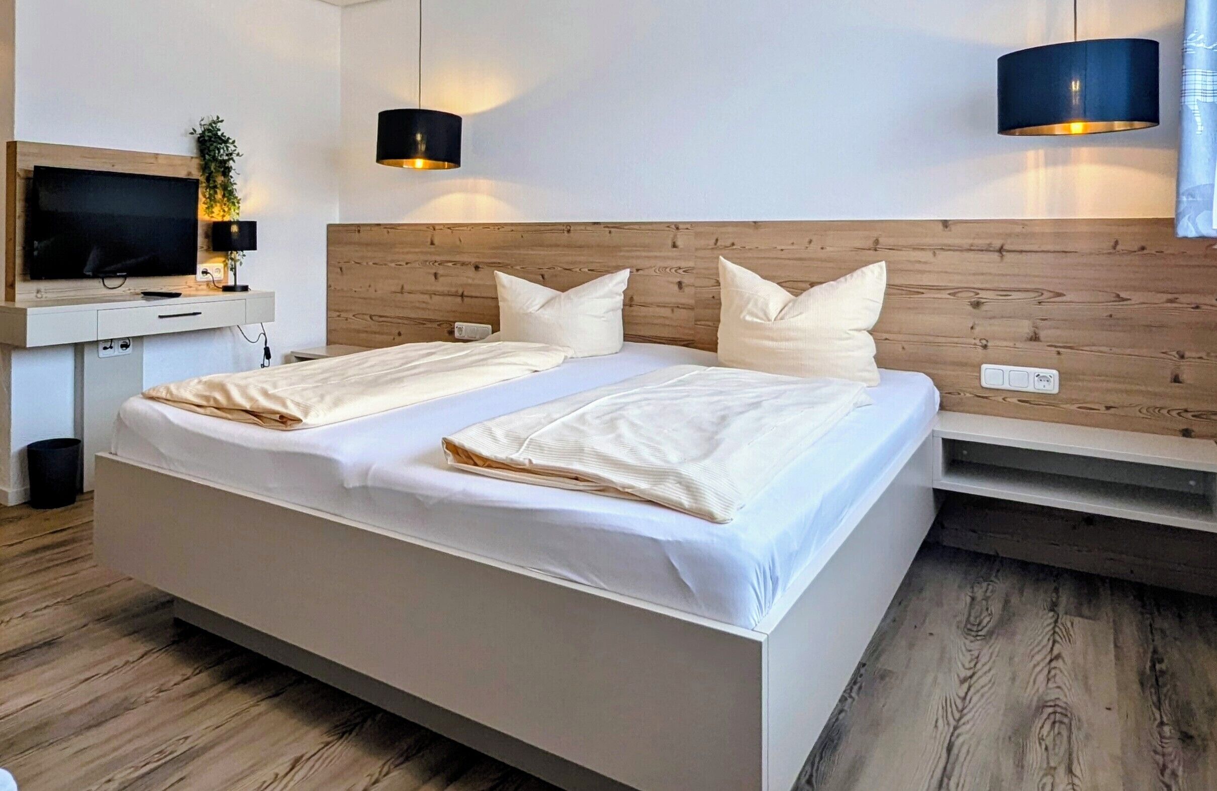 Double Room | Blackout drapes, free WiFi