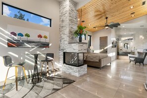 5 bedrooms, desk, iron/ironing board, travel cot - Chateau #58: Luxurious Private Pool (Hurricane)