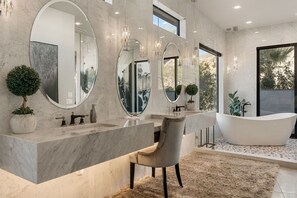 Hair dryer - Chateau #58: Luxurious Private Pool (Hurricane)